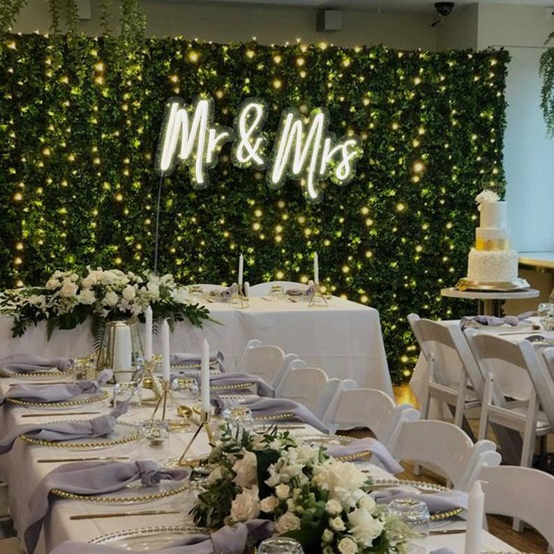 "Custom 'Mr & Mrs' Neon Sign for Weddings - Personalized LED Wedding Decor"