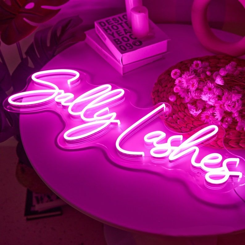 Custom Beauty Salon Neon Sign – Personalized LED Light for Lash Technicians